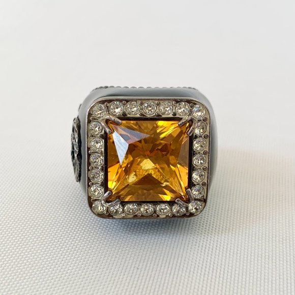 Gucci GG Crystal-embellished Signet Ring in Orange - Picture 3 of 7